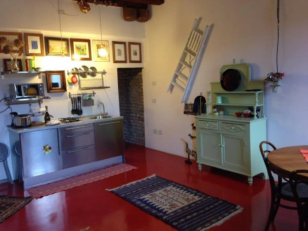Casarossa Apartment Venice